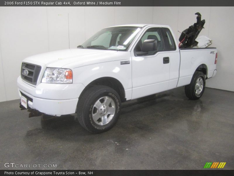 Oxford White / Medium Flint 2006 Ford F150 STX Regular Cab 4x4
