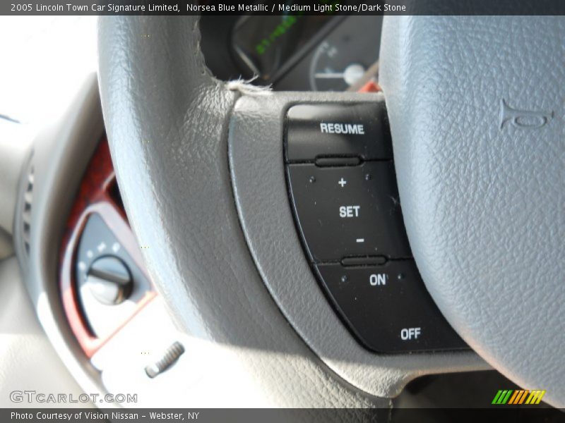 Norsea Blue Metallic / Medium Light Stone/Dark Stone 2005 Lincoln Town Car Signature Limited