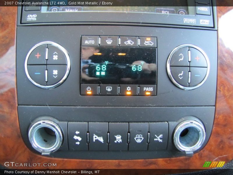 Controls of 2007 Avalanche LTZ 4WD