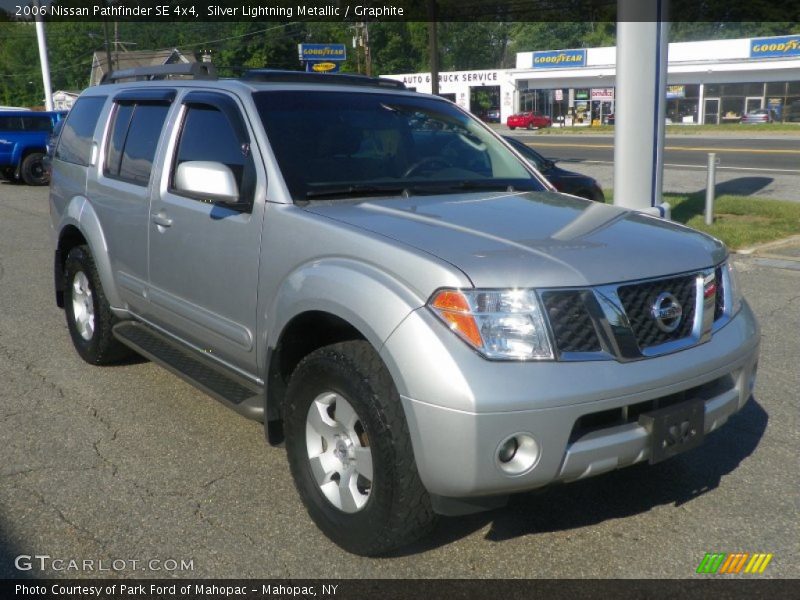 Silver Lightning Metallic / Graphite 2006 Nissan Pathfinder SE 4x4