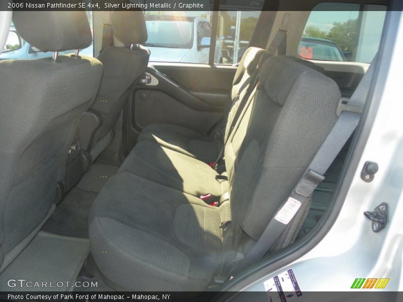 Silver Lightning Metallic / Graphite 2006 Nissan Pathfinder SE 4x4