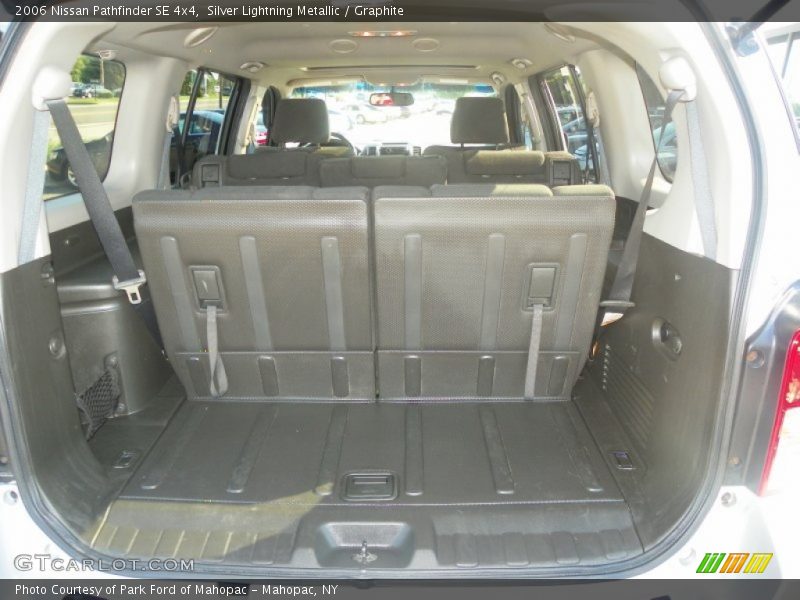 Silver Lightning Metallic / Graphite 2006 Nissan Pathfinder SE 4x4