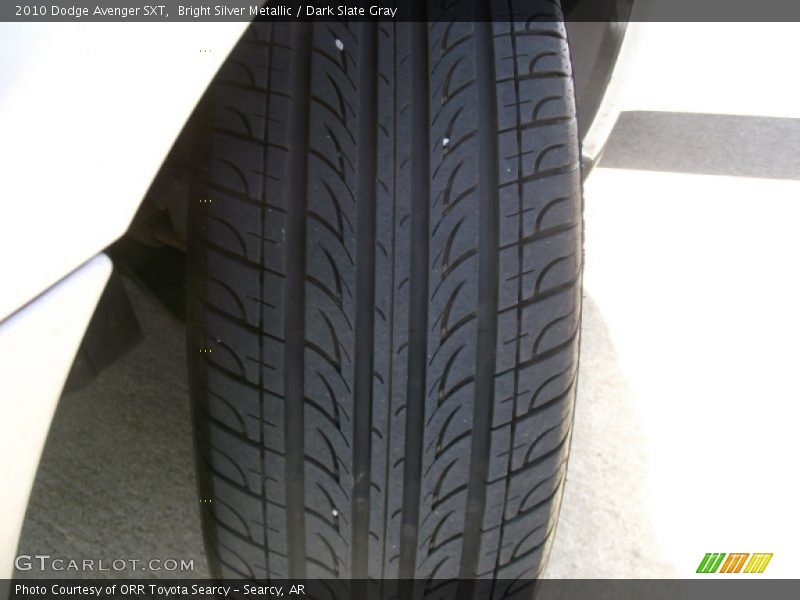 Bright Silver Metallic / Dark Slate Gray 2010 Dodge Avenger SXT