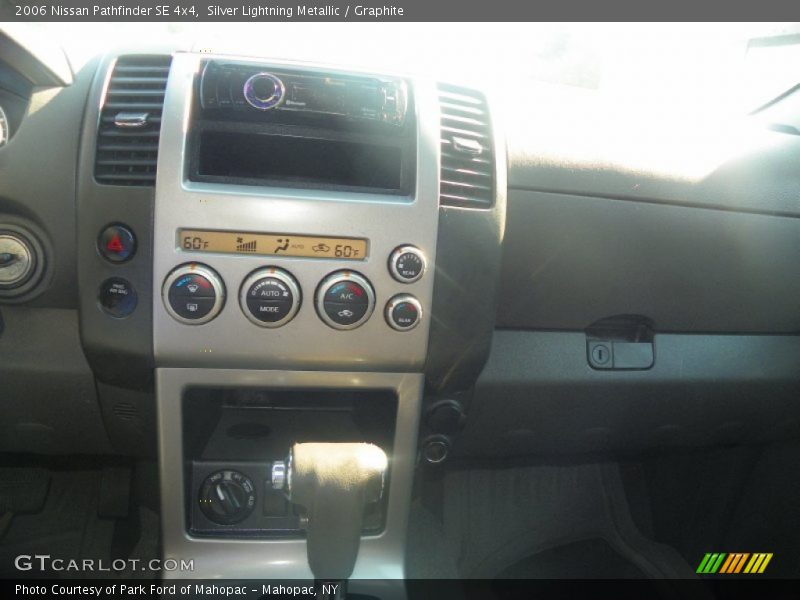 Silver Lightning Metallic / Graphite 2006 Nissan Pathfinder SE 4x4