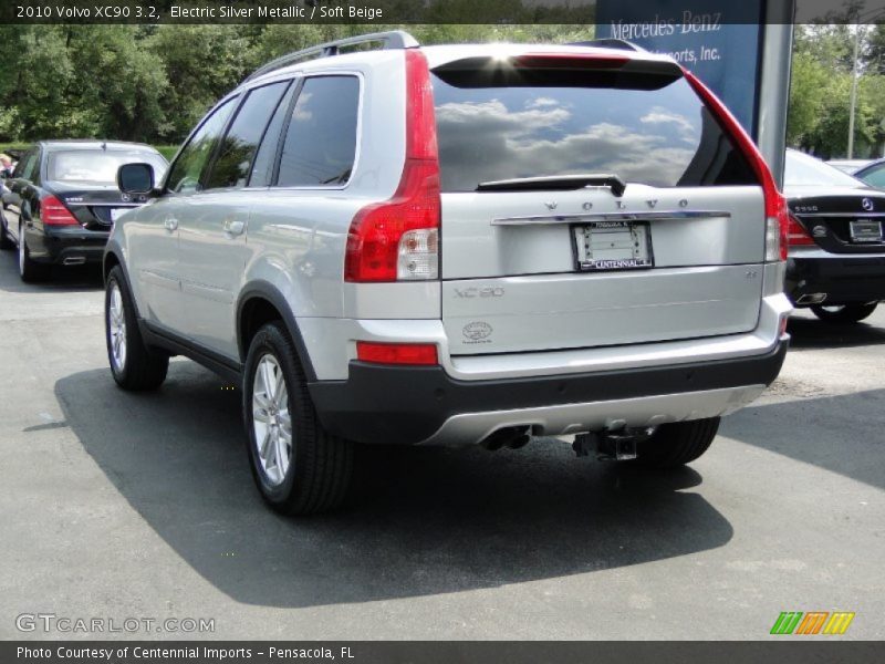 Electric Silver Metallic / Soft Beige 2010 Volvo XC90 3.2