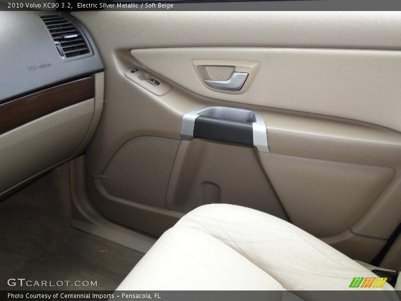 Electric Silver Metallic / Soft Beige 2010 Volvo XC90 3.2