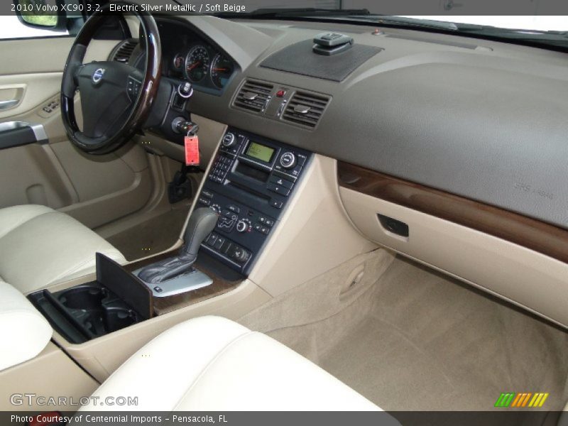 Electric Silver Metallic / Soft Beige 2010 Volvo XC90 3.2
