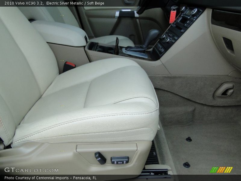 Electric Silver Metallic / Soft Beige 2010 Volvo XC90 3.2