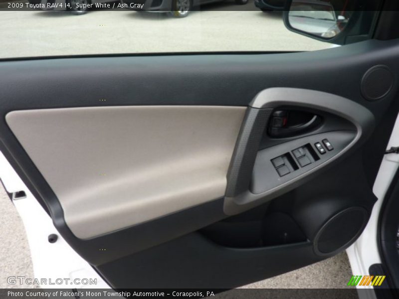 Super White / Ash Gray 2009 Toyota RAV4 I4