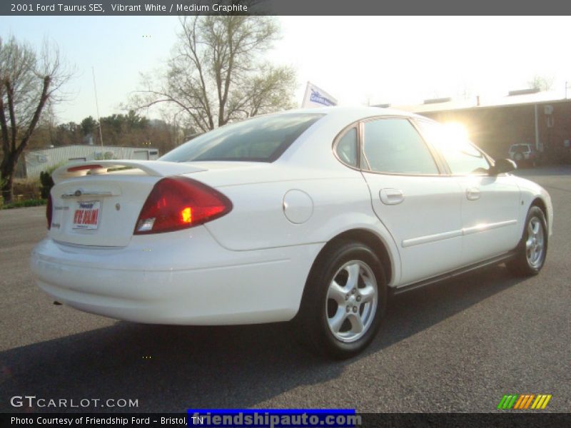 Vibrant White / Medium Graphite 2001 Ford Taurus SES