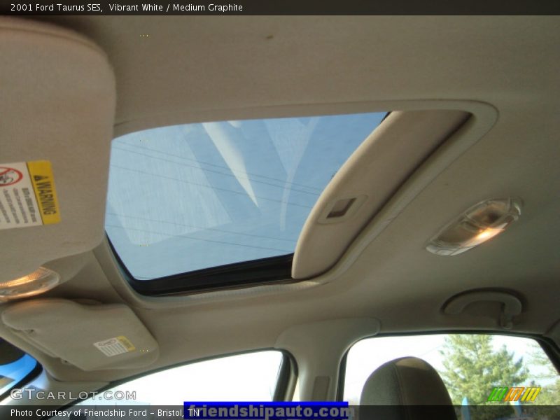 Vibrant White / Medium Graphite 2001 Ford Taurus SES