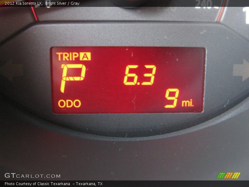 Bright Silver / Gray 2012 Kia Sorento LX