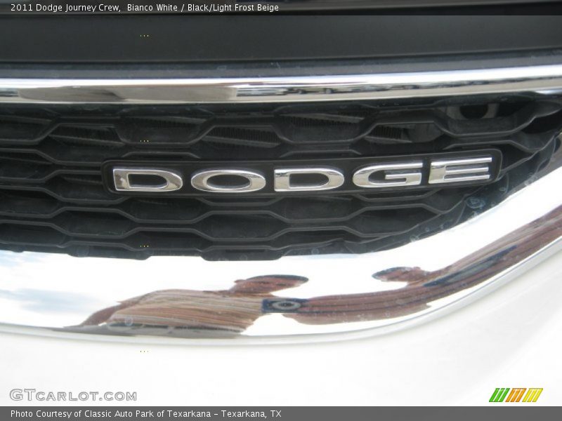 Bianco White / Black/Light Frost Beige 2011 Dodge Journey Crew