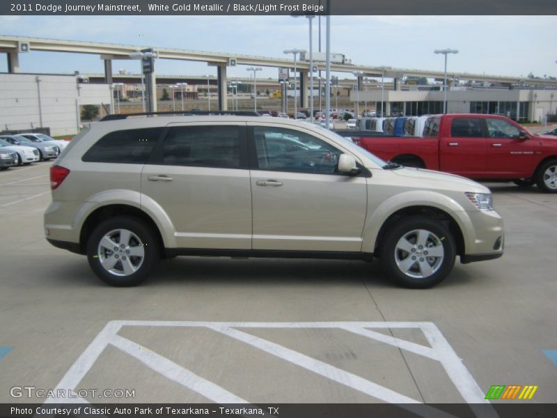 White Gold Metallic / Black/Light Frost Beige 2011 Dodge Journey Mainstreet