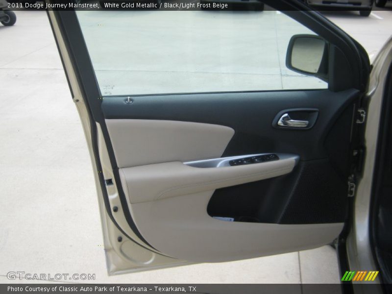 White Gold Metallic / Black/Light Frost Beige 2011 Dodge Journey Mainstreet