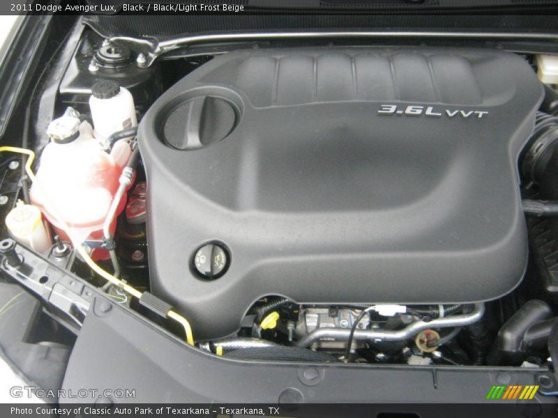 Black / Black/Light Frost Beige 2011 Dodge Avenger Lux
