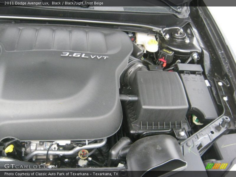 Black / Black/Light Frost Beige 2011 Dodge Avenger Lux
