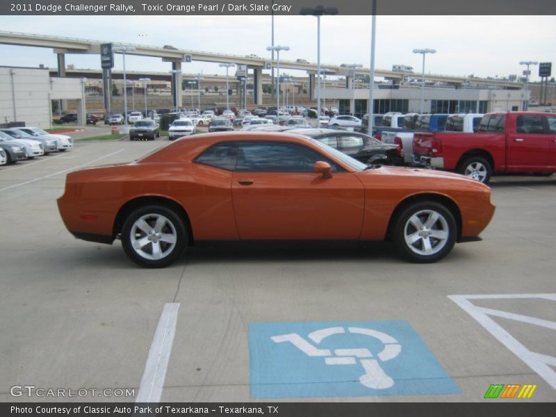 Toxic Orange Pearl / Dark Slate Gray 2011 Dodge Challenger Rallye