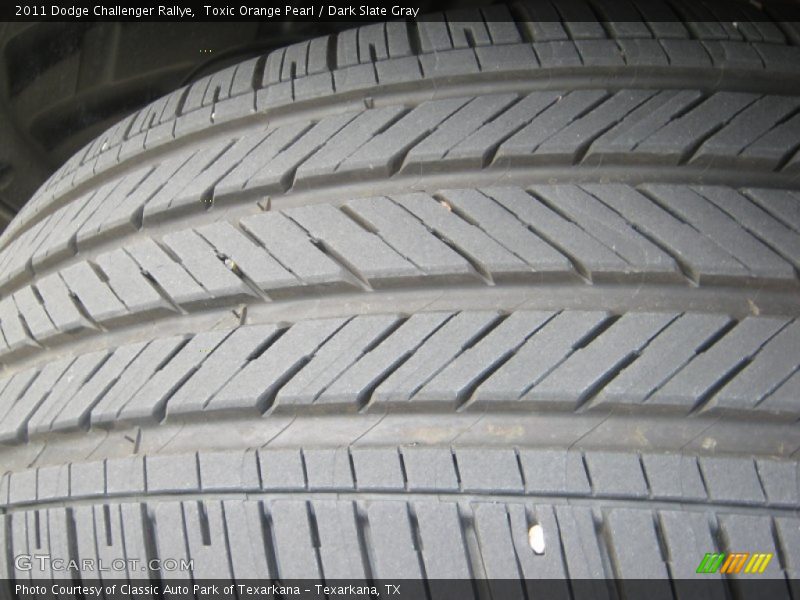 Toxic Orange Pearl / Dark Slate Gray 2011 Dodge Challenger Rallye