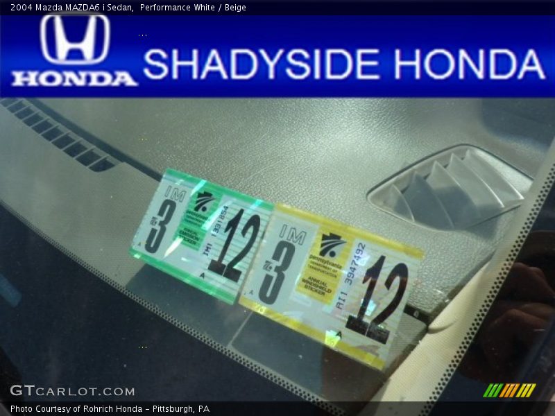 Performance White / Beige 2004 Mazda MAZDA6 i Sedan