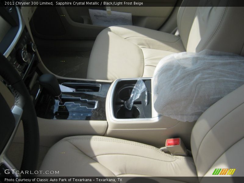 Sapphire Crystal Metallic / Black/Light Frost Beige 2011 Chrysler 300 Limited