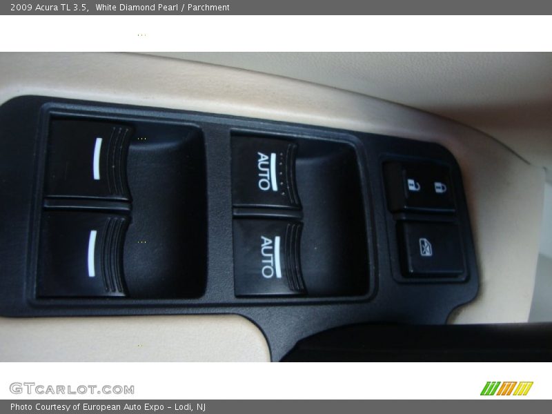 White Diamond Pearl / Parchment 2009 Acura TL 3.5