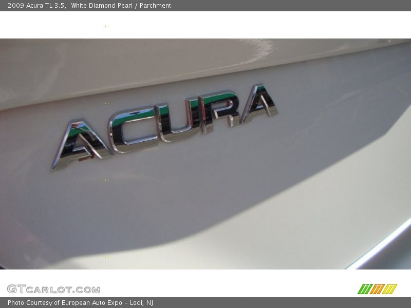 White Diamond Pearl / Parchment 2009 Acura TL 3.5