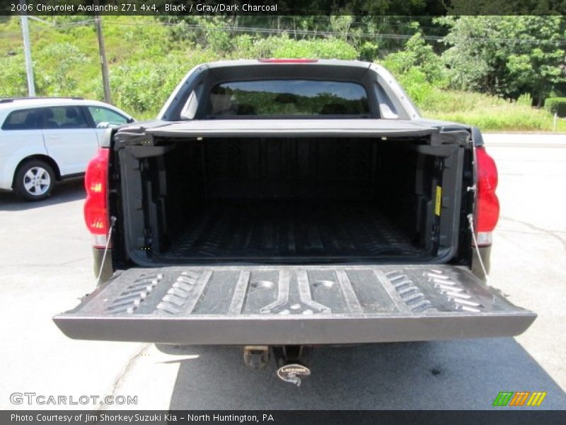 Black / Gray/Dark Charcoal 2006 Chevrolet Avalanche Z71 4x4