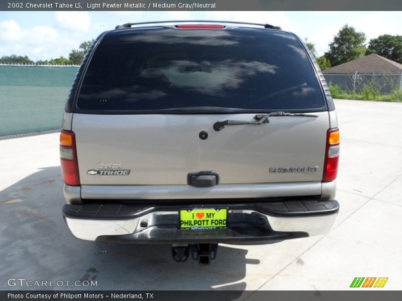 Light Pewter Metallic / Medium Gray/Neutral 2002 Chevrolet Tahoe LS