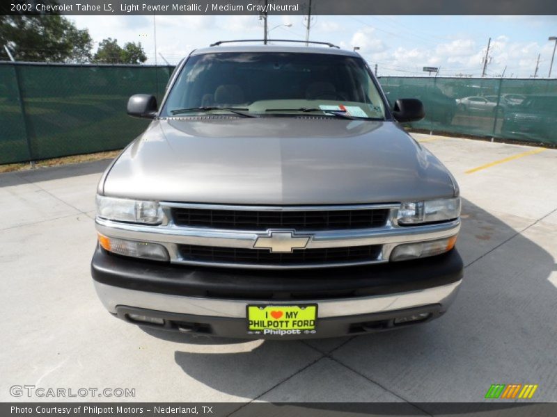 Light Pewter Metallic / Medium Gray/Neutral 2002 Chevrolet Tahoe LS