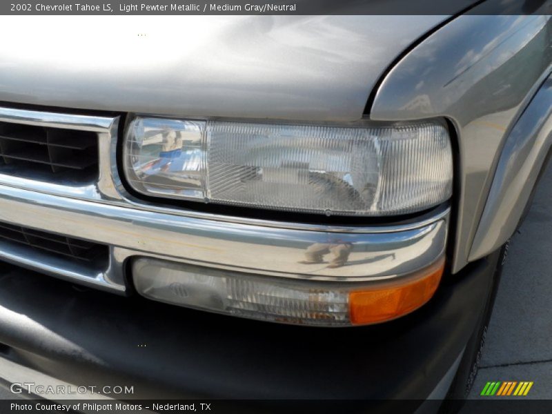 Light Pewter Metallic / Medium Gray/Neutral 2002 Chevrolet Tahoe LS