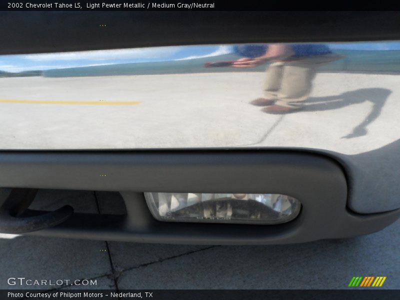 Light Pewter Metallic / Medium Gray/Neutral 2002 Chevrolet Tahoe LS