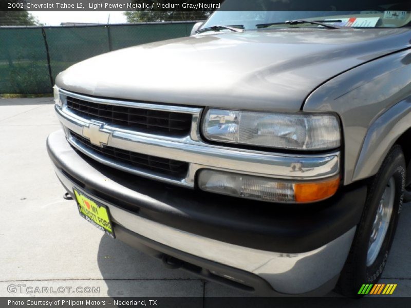 Light Pewter Metallic / Medium Gray/Neutral 2002 Chevrolet Tahoe LS