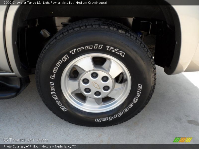 Light Pewter Metallic / Medium Gray/Neutral 2002 Chevrolet Tahoe LS