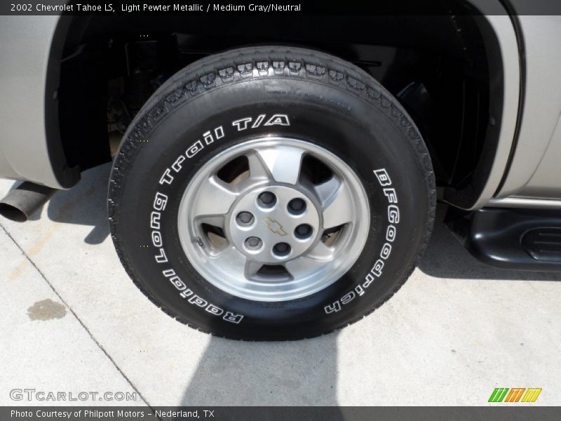 Light Pewter Metallic / Medium Gray/Neutral 2002 Chevrolet Tahoe LS