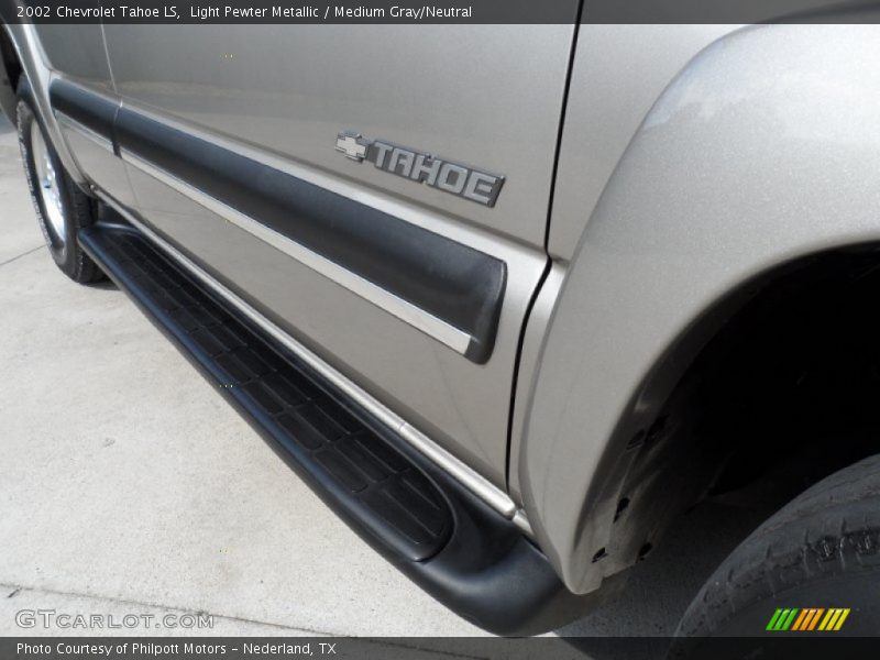Light Pewter Metallic / Medium Gray/Neutral 2002 Chevrolet Tahoe LS