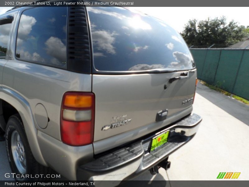Light Pewter Metallic / Medium Gray/Neutral 2002 Chevrolet Tahoe LS