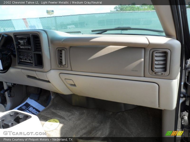 Light Pewter Metallic / Medium Gray/Neutral 2002 Chevrolet Tahoe LS