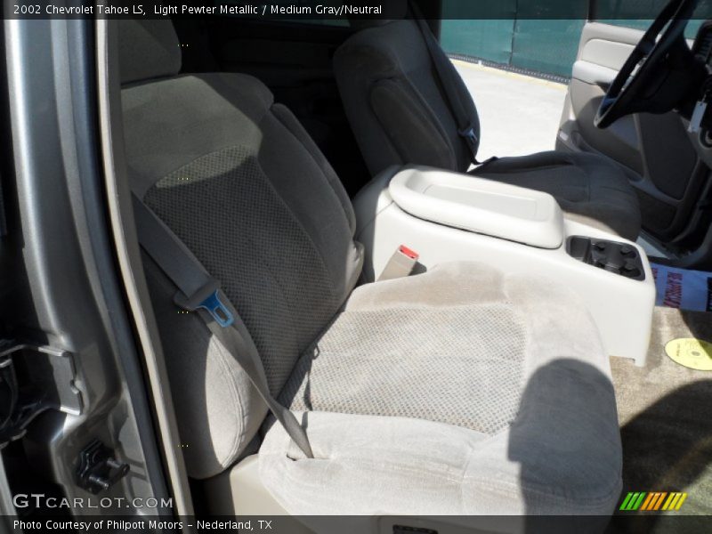 Light Pewter Metallic / Medium Gray/Neutral 2002 Chevrolet Tahoe LS