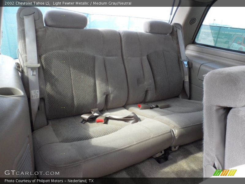 Light Pewter Metallic / Medium Gray/Neutral 2002 Chevrolet Tahoe LS