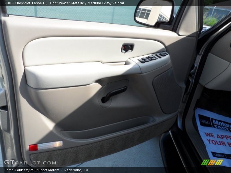 Light Pewter Metallic / Medium Gray/Neutral 2002 Chevrolet Tahoe LS