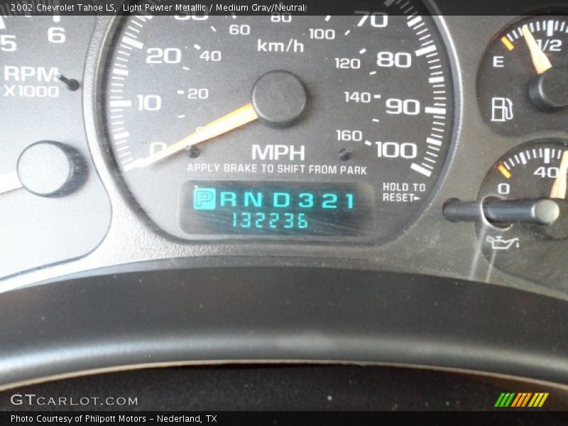 Light Pewter Metallic / Medium Gray/Neutral 2002 Chevrolet Tahoe LS