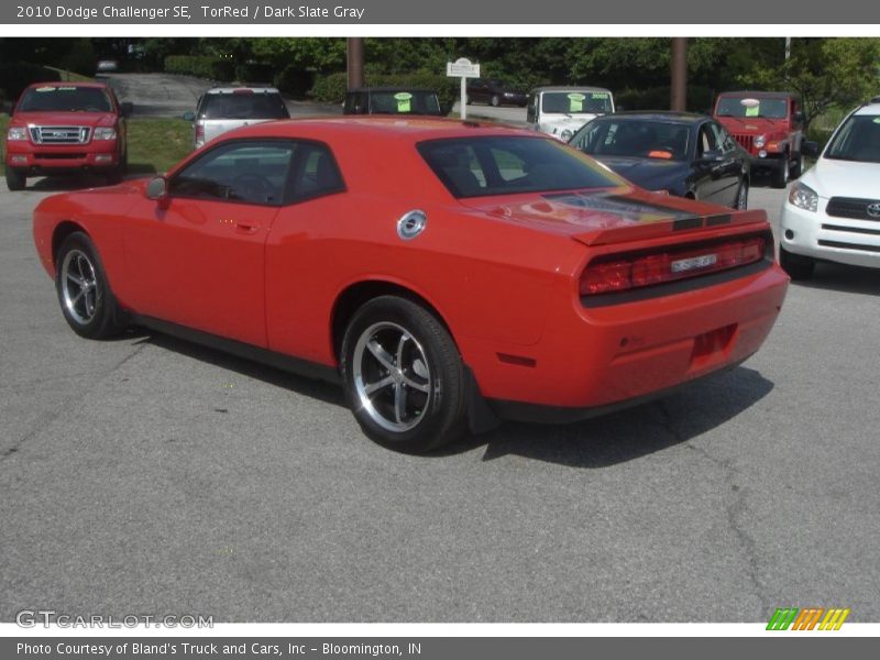 TorRed / Dark Slate Gray 2010 Dodge Challenger SE