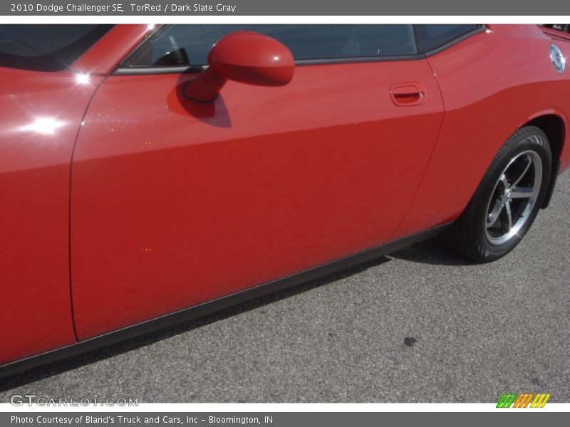 TorRed / Dark Slate Gray 2010 Dodge Challenger SE