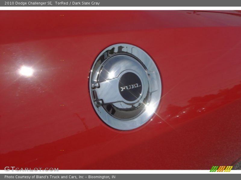 TorRed / Dark Slate Gray 2010 Dodge Challenger SE