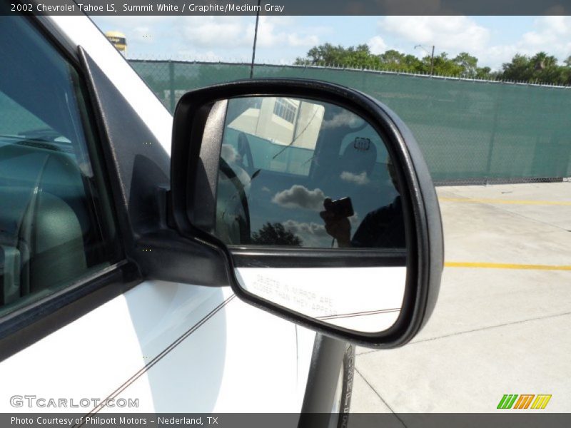Summit White / Graphite/Medium Gray 2002 Chevrolet Tahoe LS