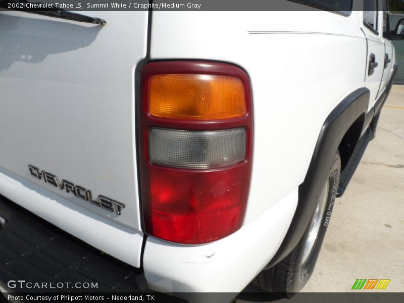 Summit White / Graphite/Medium Gray 2002 Chevrolet Tahoe LS