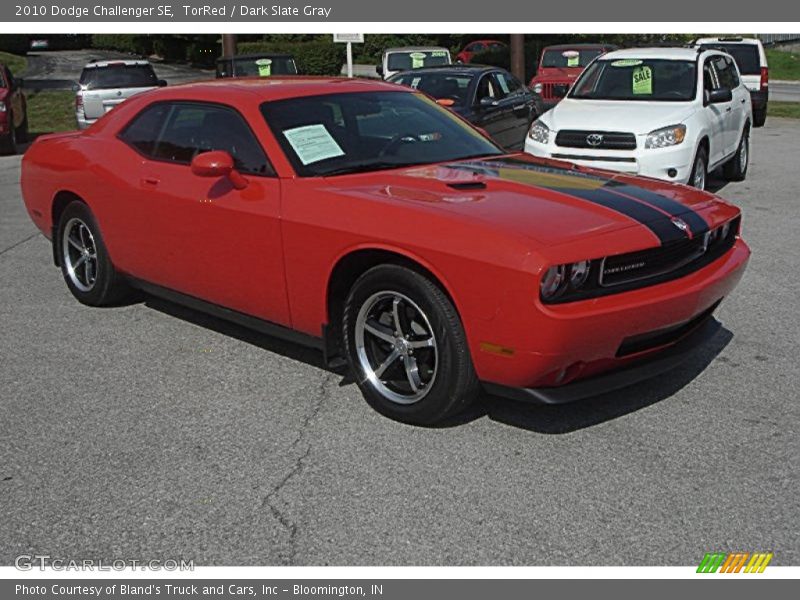 TorRed / Dark Slate Gray 2010 Dodge Challenger SE