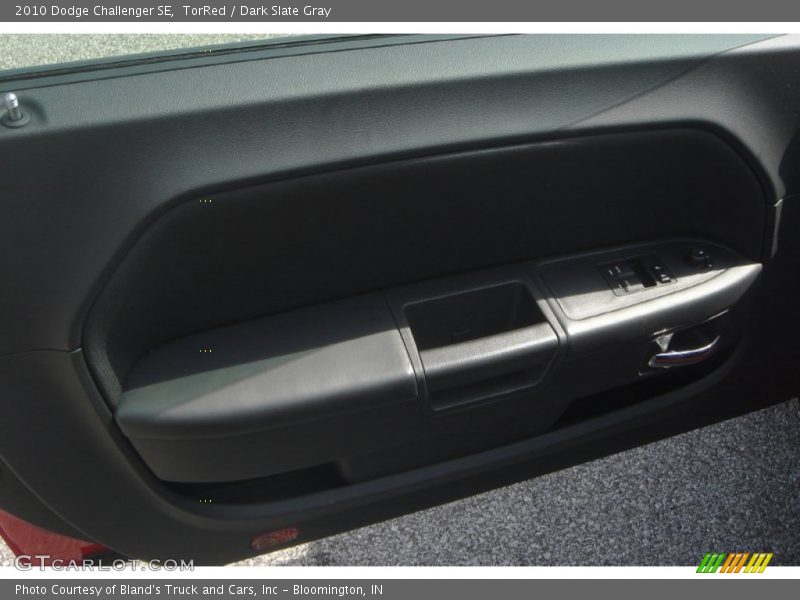 TorRed / Dark Slate Gray 2010 Dodge Challenger SE