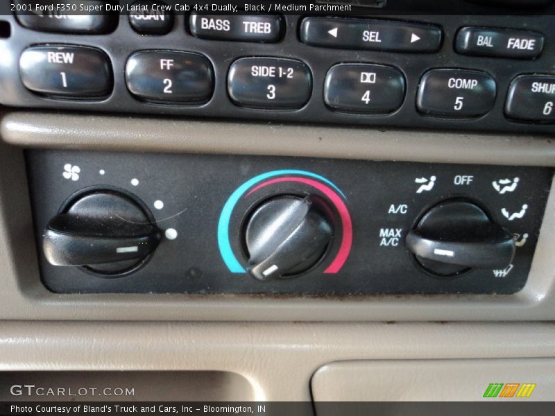 Controls of 2001 F350 Super Duty Lariat Crew Cab 4x4 Dually